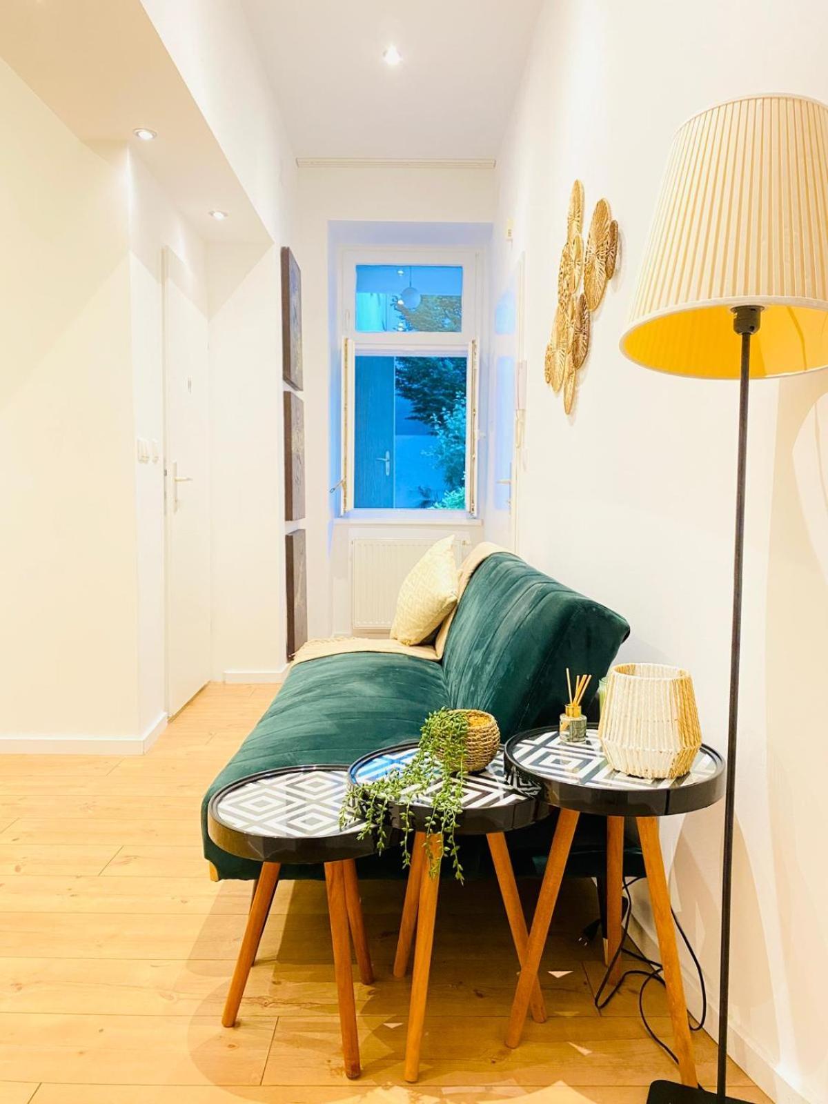 Ottakring Gem Shared 4-br Retreat Breathtaking Views * Wien
