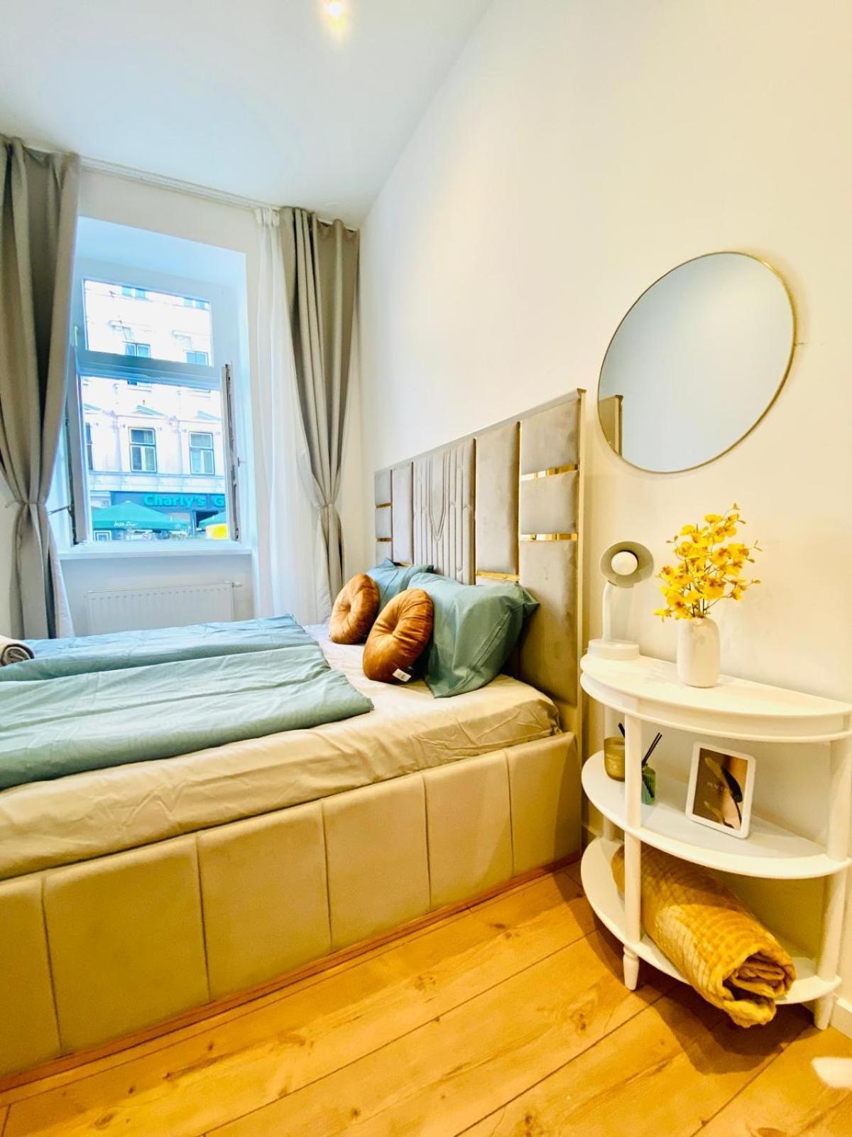 Ottakring Gem Shared 4-br Retreat Breathtaking Views Wien