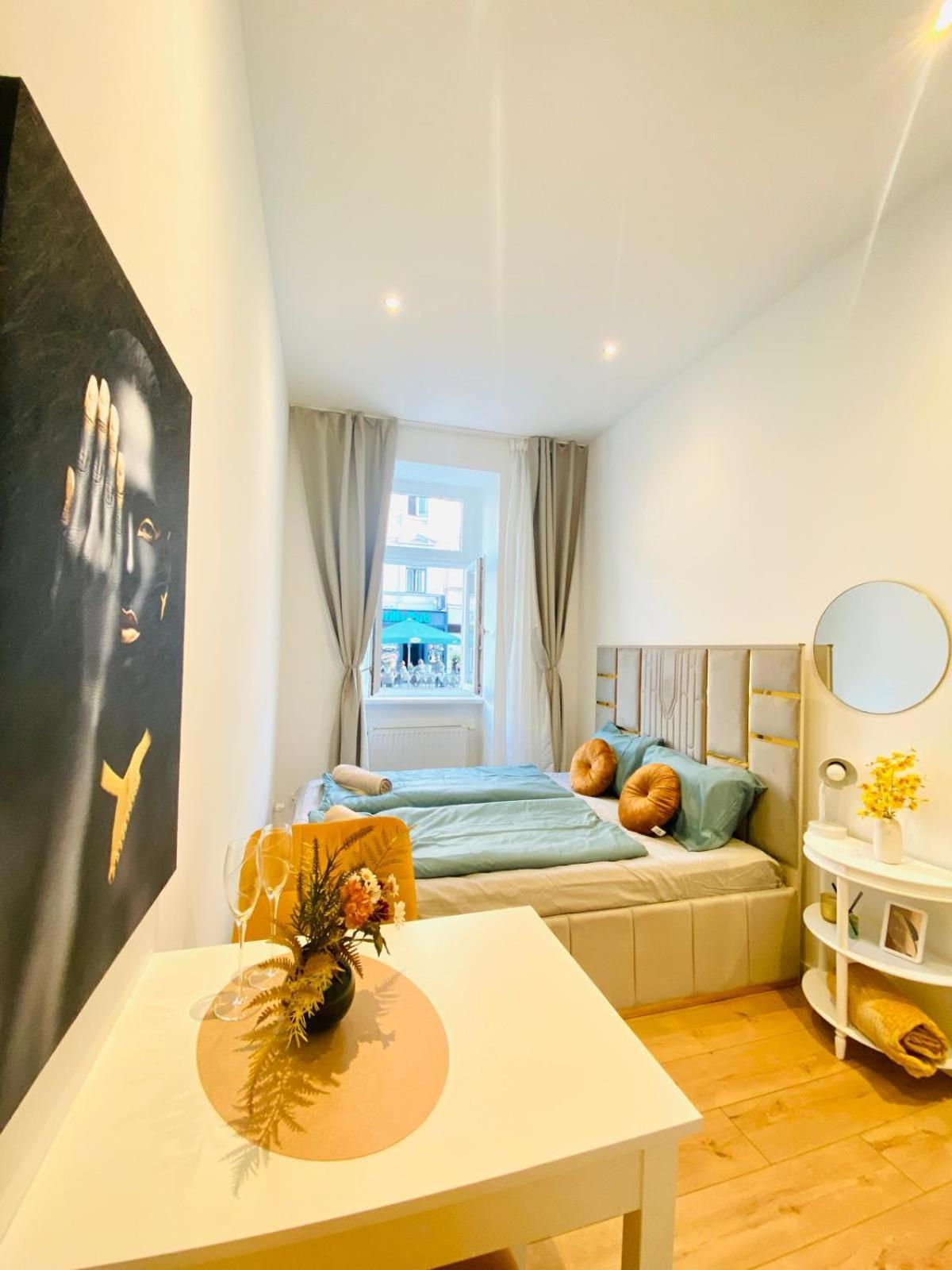 Ottakring Gem Shared 4-br Retreat Breathtaking Views Wien
