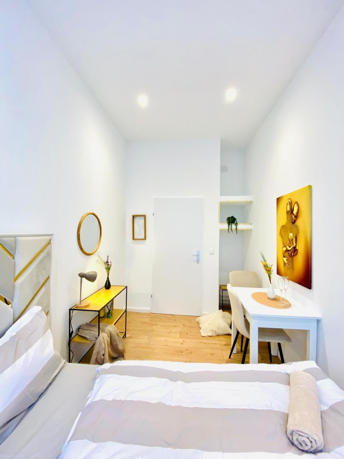 Ottakring Gem Shared 4-br Retreat Breathtaking Views Wien